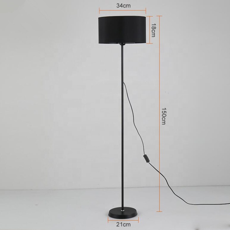 [536] Lampara De Pie Mika (34cm/ 40w) ( Base Negra ) (Blanco)